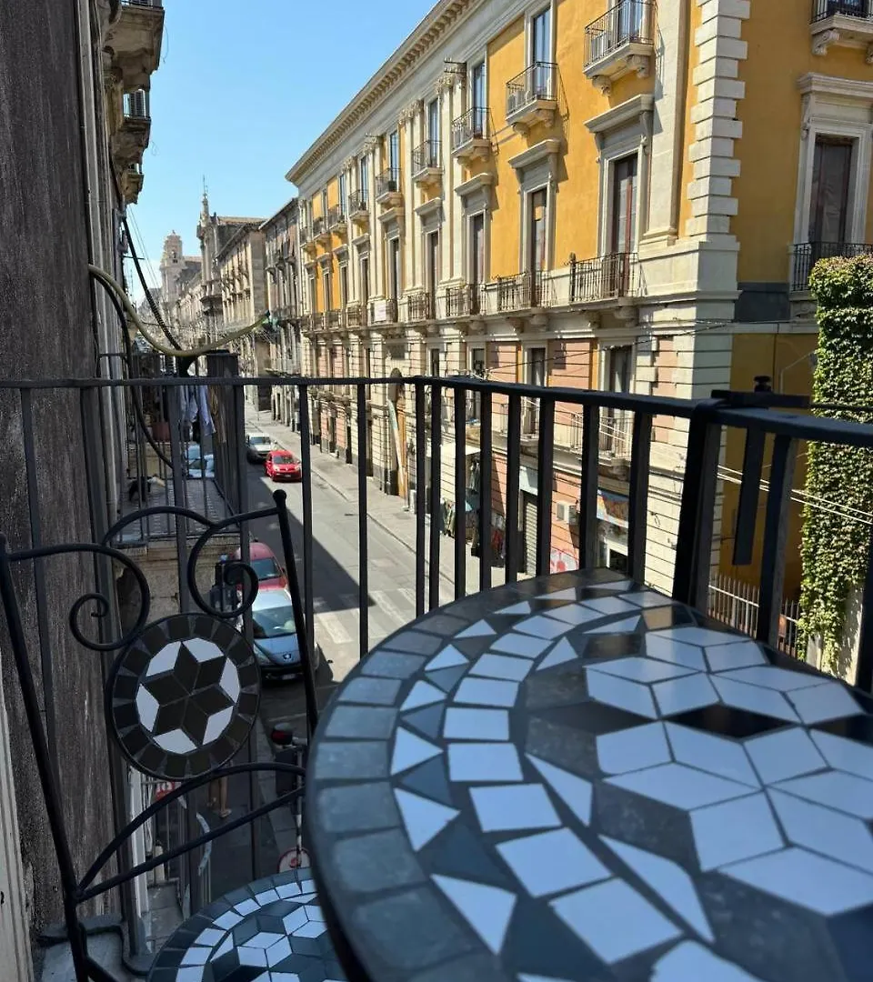 Bed & Breakfast Siculus Bed And Breakfast Aeroporto di Catania Fontana Rossa